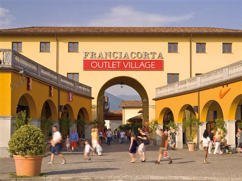 FranciaCorta Outlet Village 